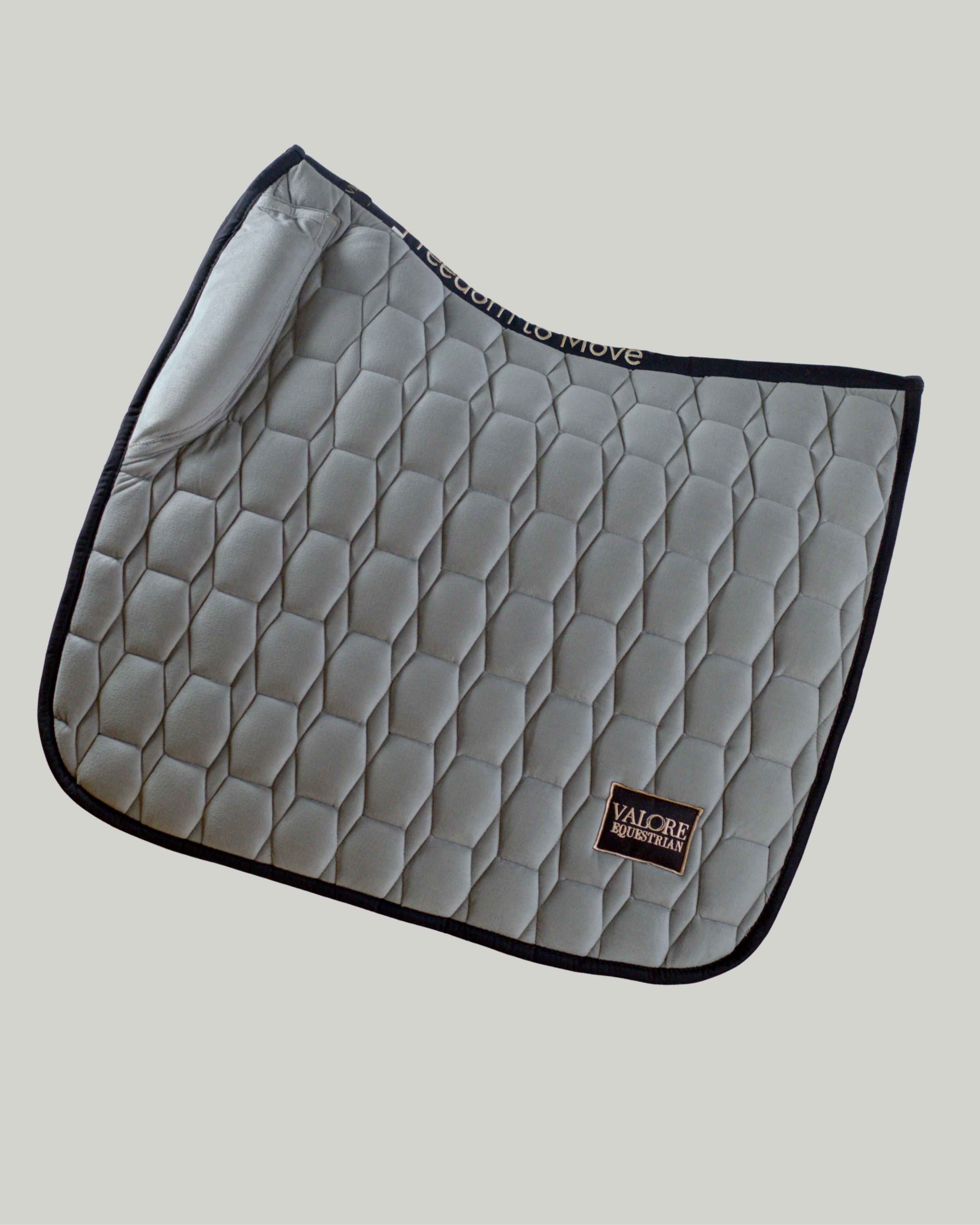 Silver Ash Velvet Valore Dressage Wither Relief Saddle Pad – Anatomical Saddle Pad for Comfort and Freedom