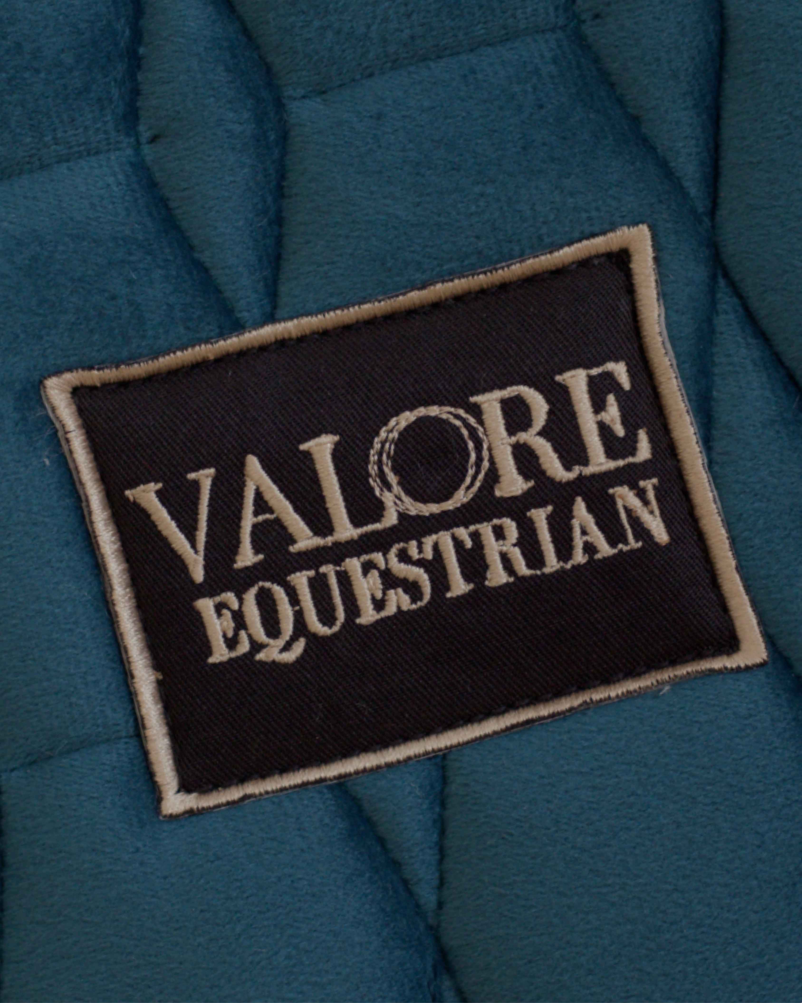 Ocean Depths Velvet Valore Jumping Wither Relief Saddle Pad – Anatomical Saddle Pad for Comfort and Freedom