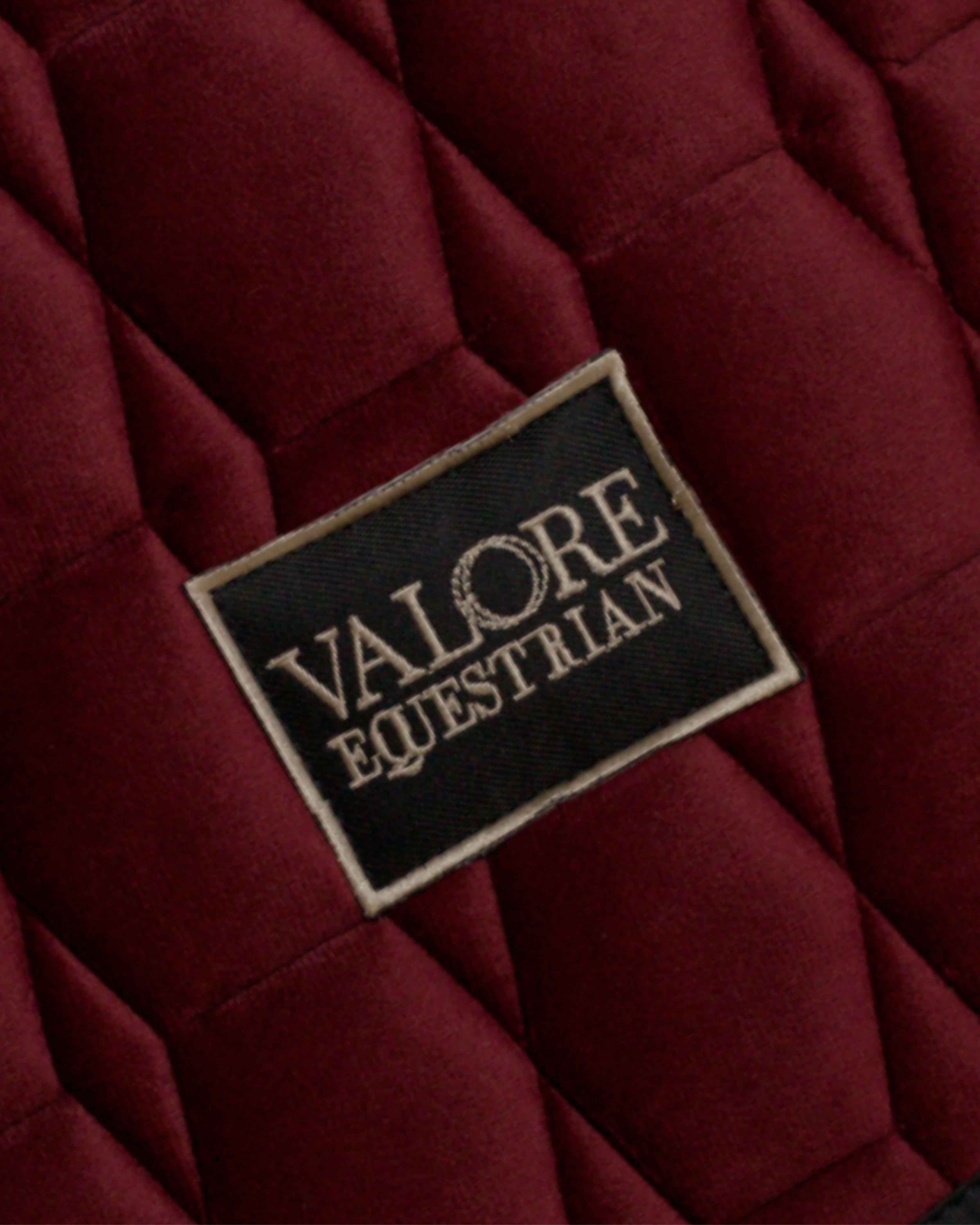 Bordeaux Profond Velvet Valore Jumping Wither Relief Saddle Pad – Anatomical Saddle Pad for Comfort and Freedom