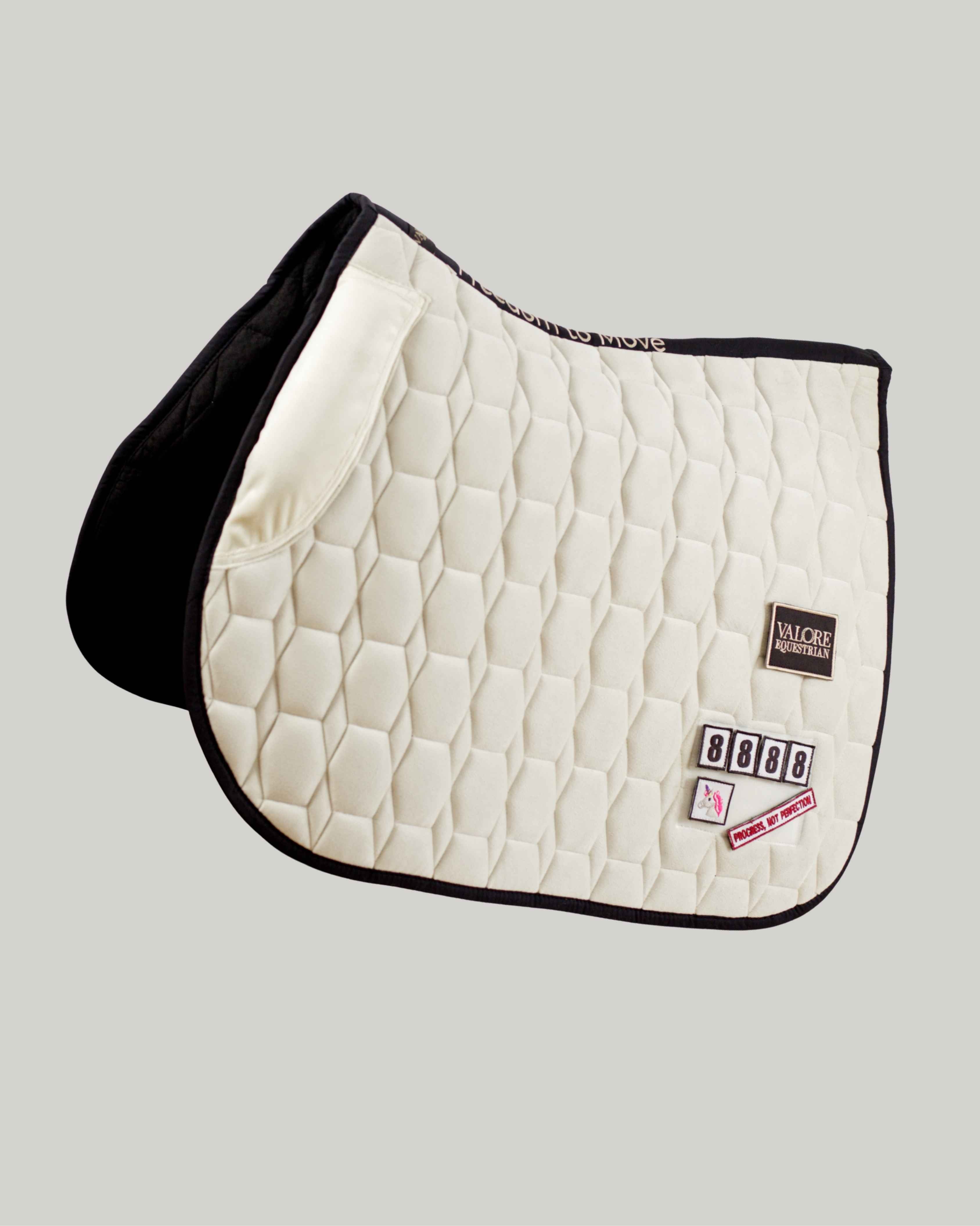 Ivory Mist Velvet Valore Jumping Wither Relief Saddle Pad – Anatomical Saddle Pad with Velcro Show Numbers