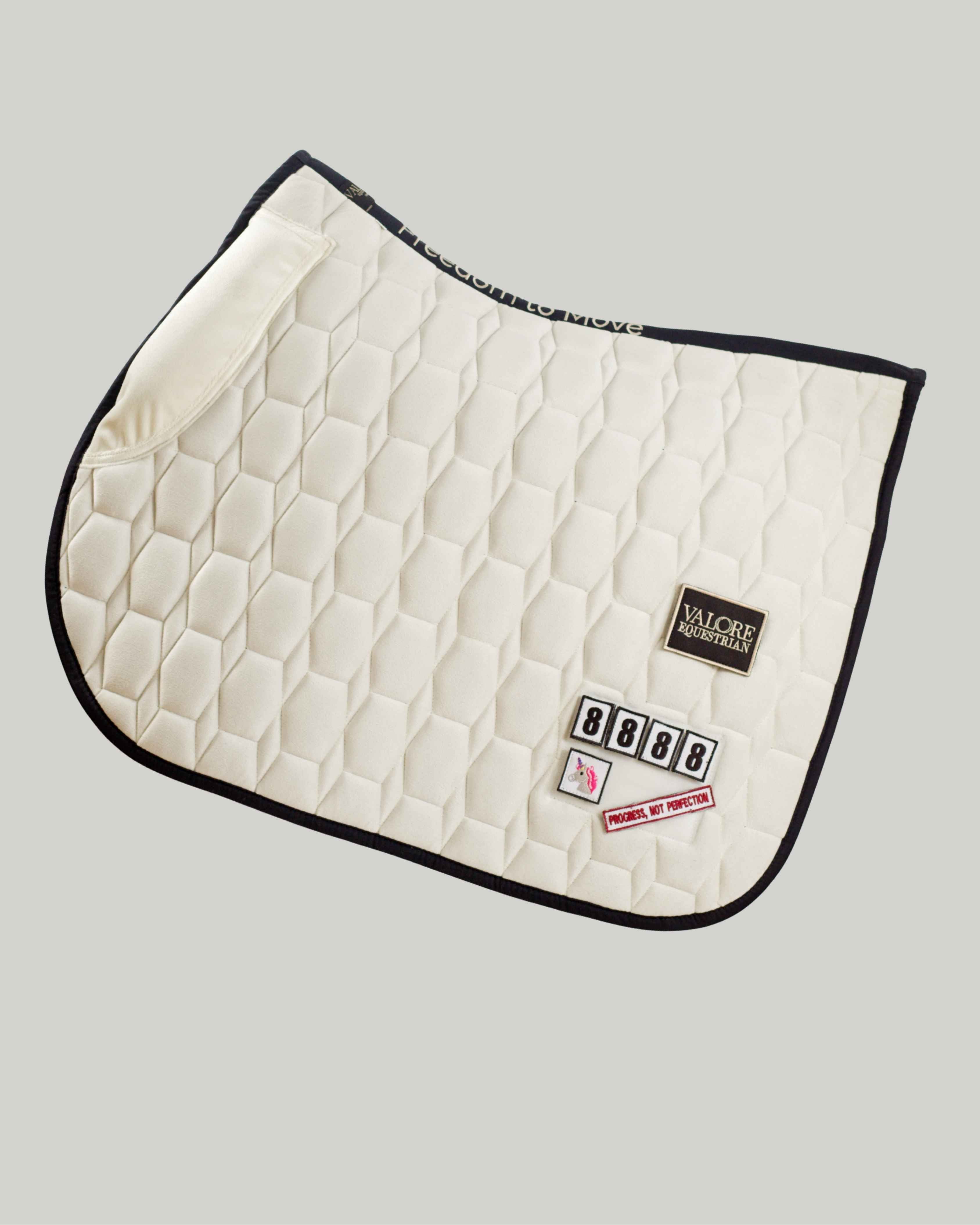 Ivory Mist Velvet Valore Jumping Wither Relief Saddle Pad – Anatomical Saddle Pad with Velcro Show Numbers