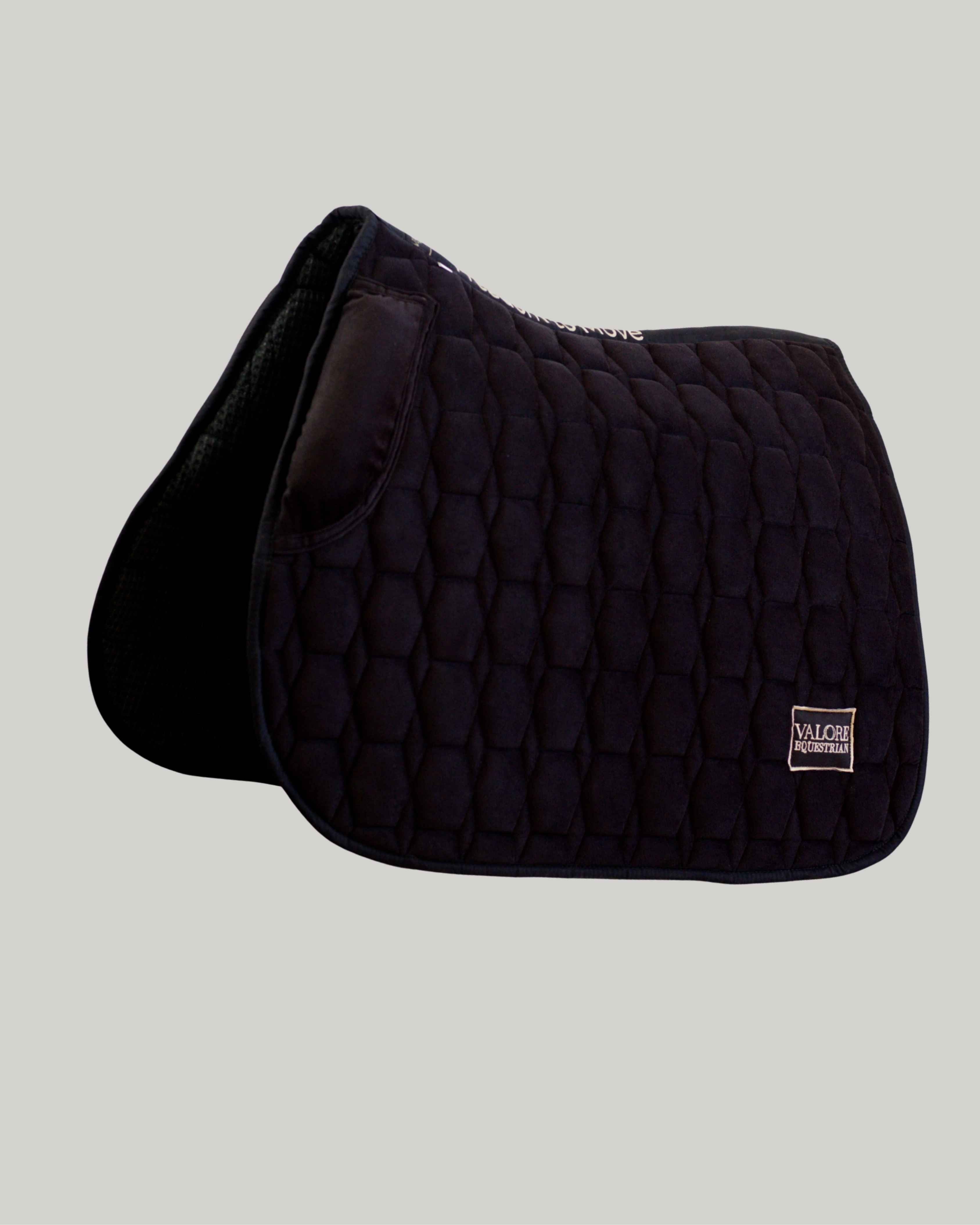 Carbon Black Velvet Valore Jumping Wither Relief Saddle Pad – Anatomical Saddle Pad for Comfort and Freedom